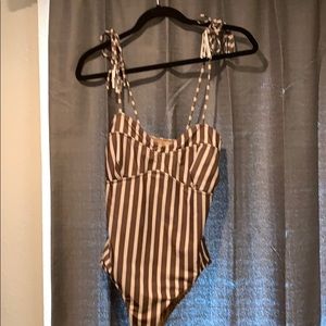 NWOT Acacia Ulumalu XL One Piece